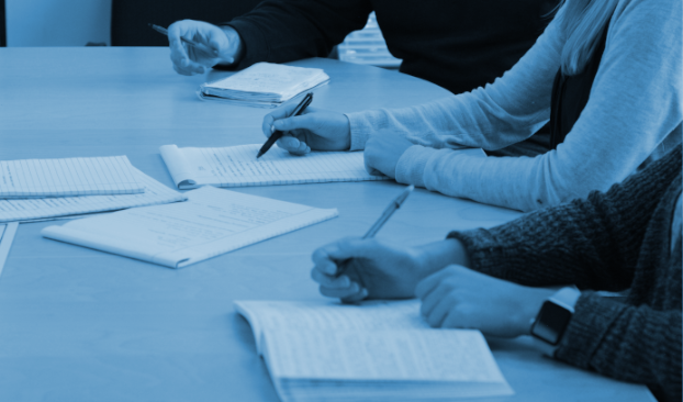 https://pixabay.com/photos/meeting-coworkers-group-office-4156018/ (adapted)